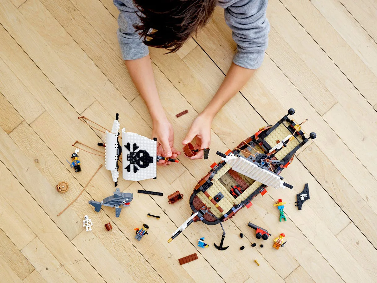 LEGO® Creator 31109 Pirate Ship - vue 11