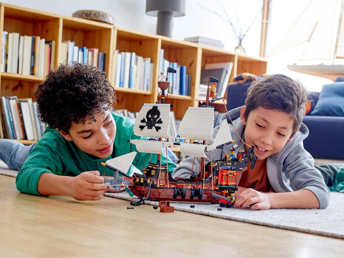 LEGO® Creator 31109 Pirate Ship - vue 12