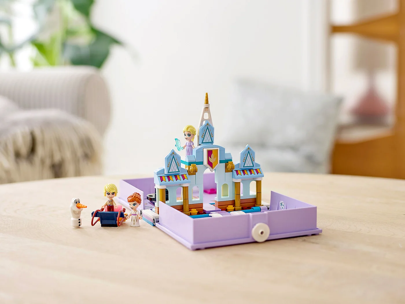 LEGO® Disney 43175 Le avventure nel libro delle fiabe di Anna ed Elsa - vue 9