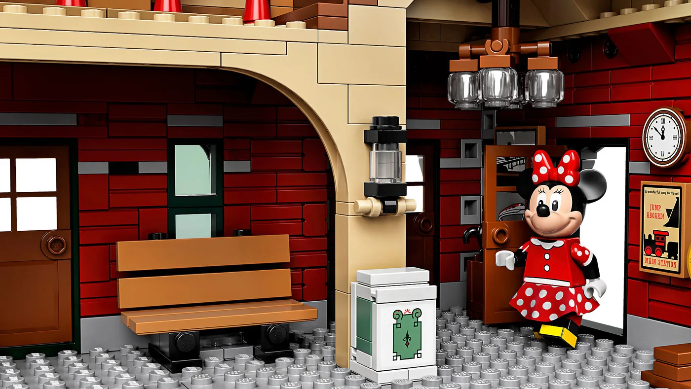 LEGO® Disney 71044 Il treno e la stazione Disney - vue 9