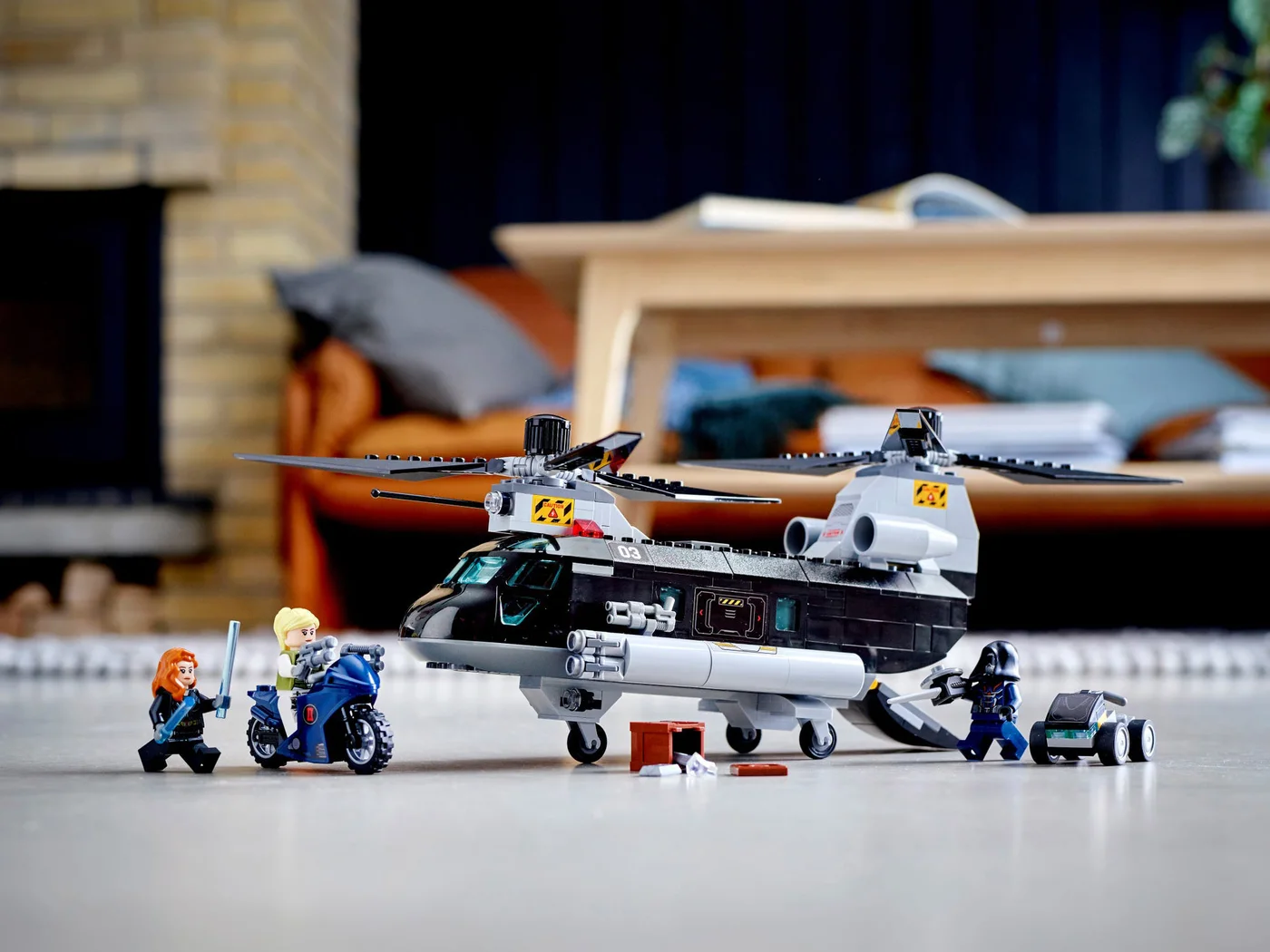 LEGO® Marvel Super Heroes 76162 L’inseguimento in elicottero di Black Widow - vue 12