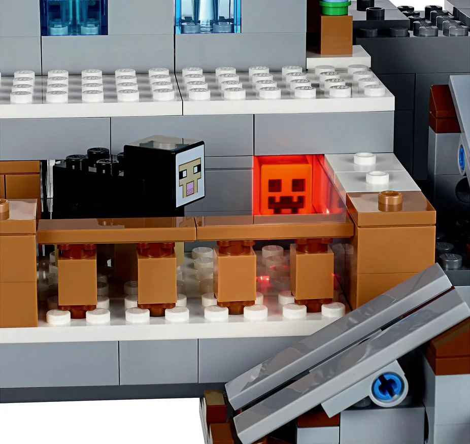 LEGO® Minecraft 21137 La Grotta sulla Montagna - vue 8