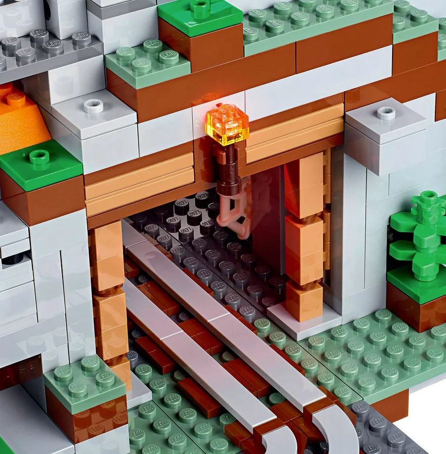 LEGO® Minecraft 21137 La Grotta sulla Montagna - vue 22