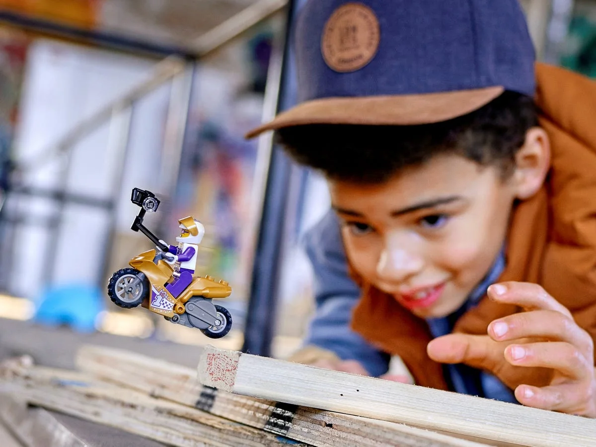 LEGO® City 60309 Stunt Bike dei selfie - vue 5