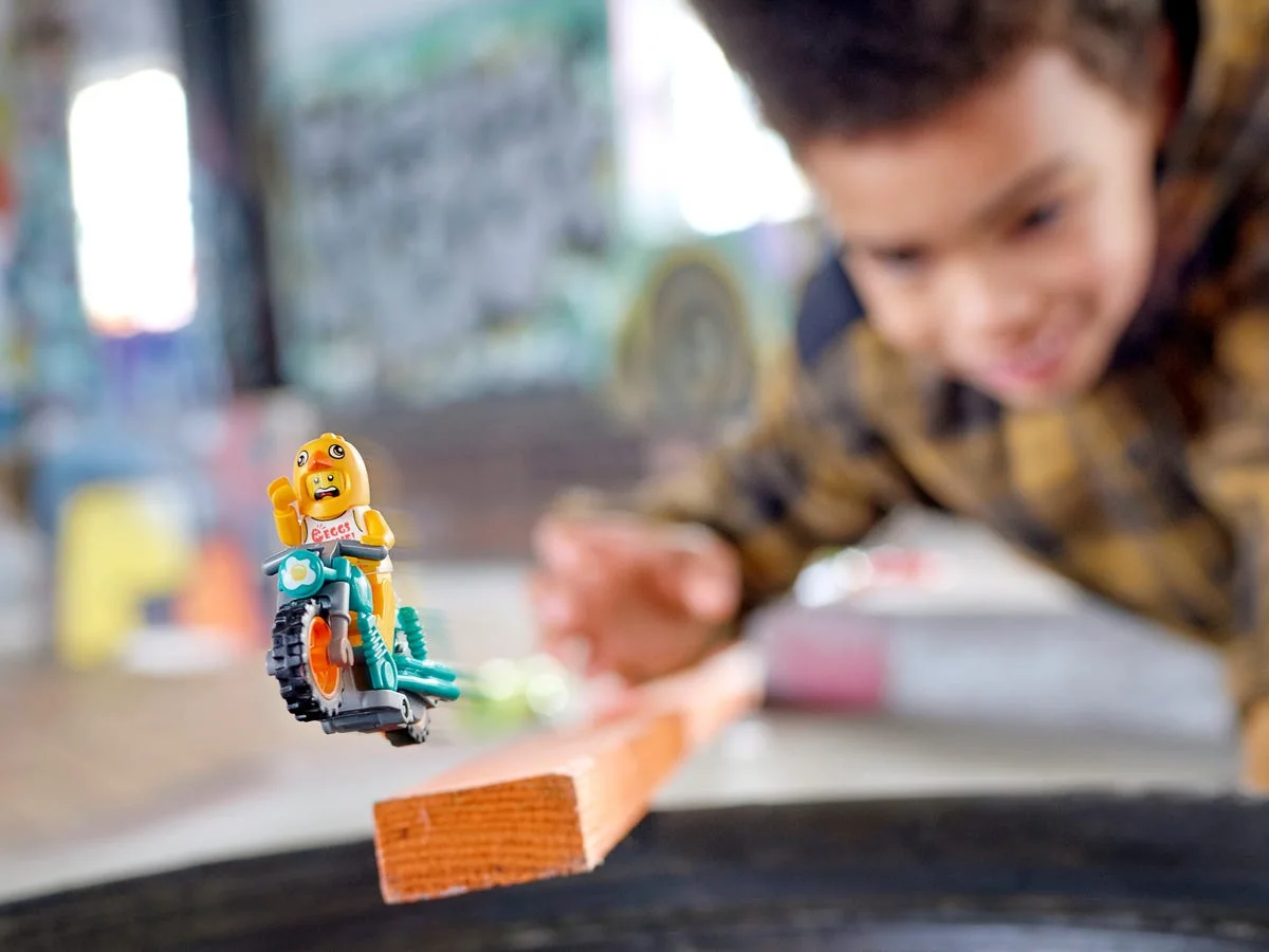 LEGO® City 60310 Stunt Bike della gallina - vue 9