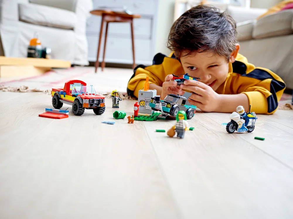 LEGO® City 60319 Soccorso antincendio e inseguimento della polizia - vue 3