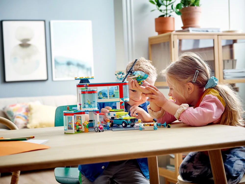 LEGO® City 60330 Ospedale - vue 2