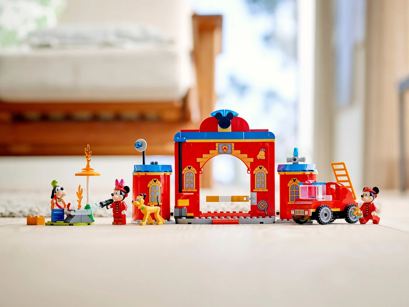 LEGO® Disney 10776 Autopompa e Caserma di Topolino e i suoi Amici - vue 10