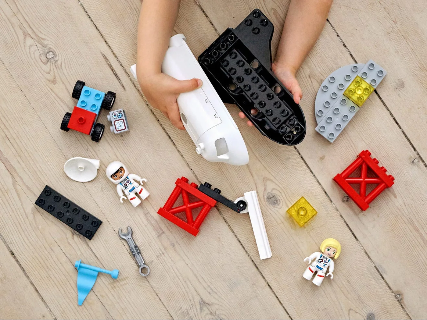 LEGO® DUPLO 10944 Missione dello Space Shuttle - vue 6