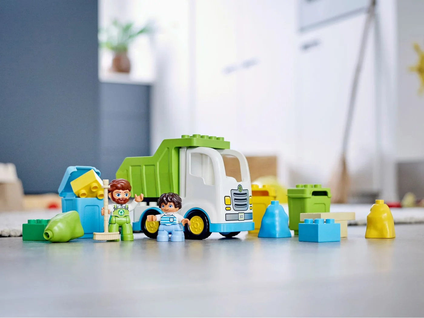 LEGO® DUPLO 10945 Camion della spazzatura e riciclaggio - vue 7