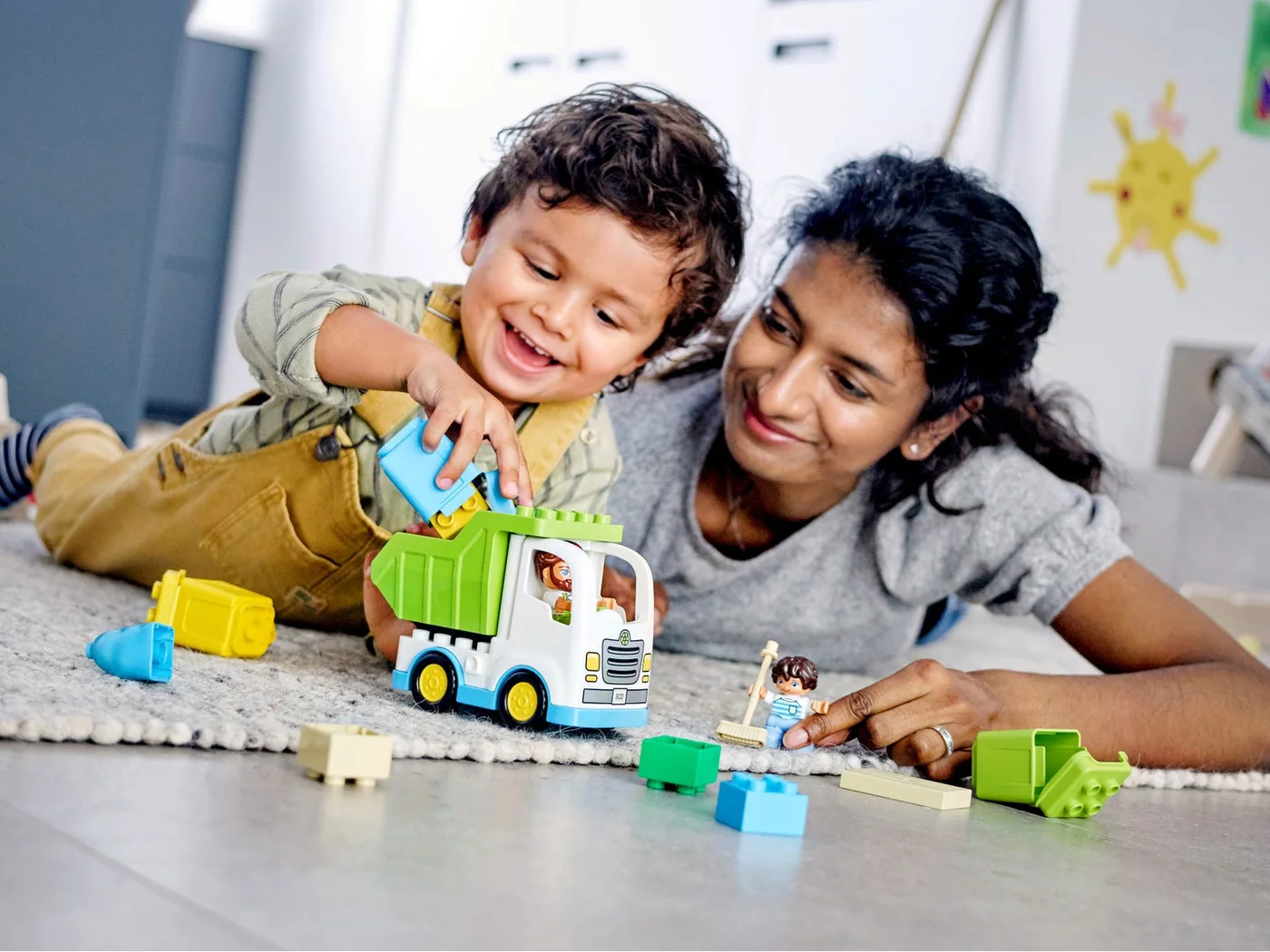 LEGO® DUPLO 10945 Camion della spazzatura e riciclaggio - vue 10