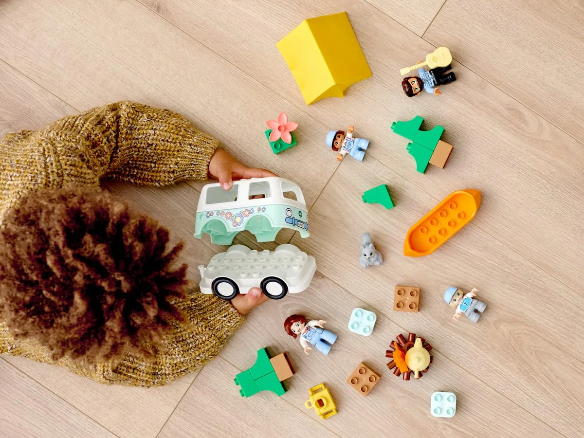 LEGO® DUPLO 10946 Avventura in famiglia sul camper van - vue 12