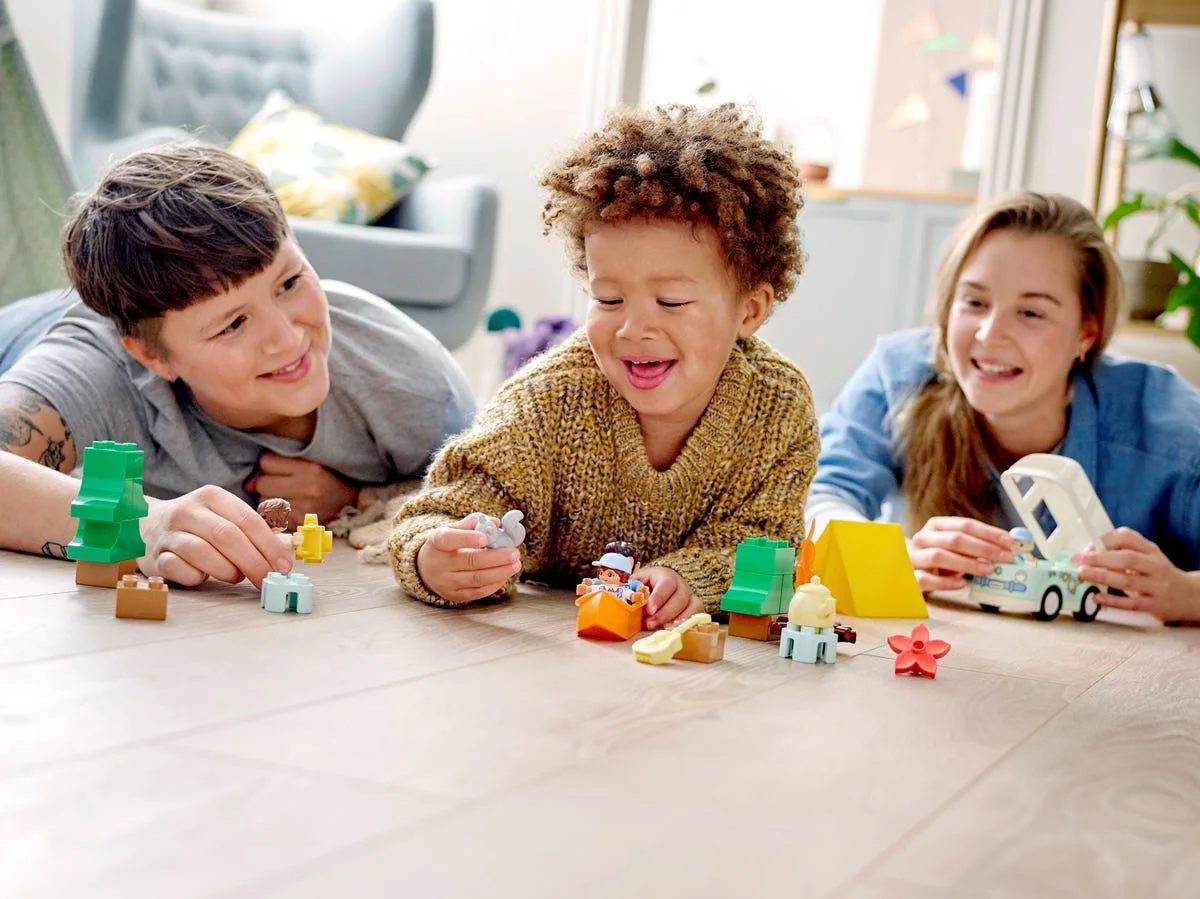 LEGO® DUPLO 10946 Avventura in famiglia sul camper van - vue 13