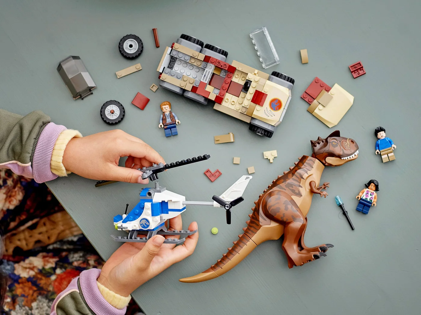 LEGO® Jurassic World 76941 L’inseguimento del dinosauro Carnotaurus - vue 8