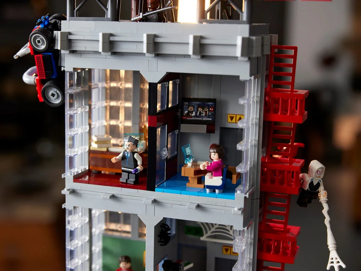 LEGO® Marvel Super Heroes 76178 Daily Bugle - vue 11