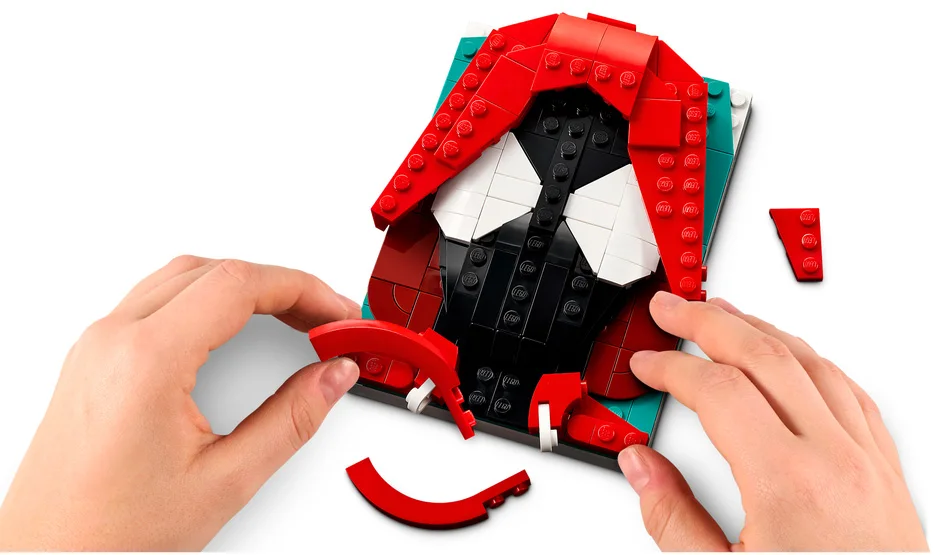 LEGO® Brick Sketches 40536 Miles Morales - vue 3