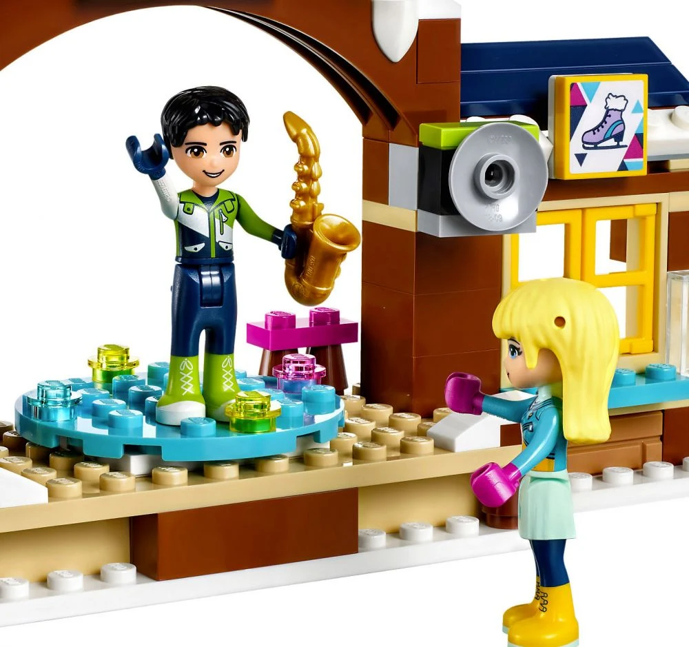 LEGO® Friends 41322 La Pista di Pattinaggio del Villaggio Invernale - vue 6