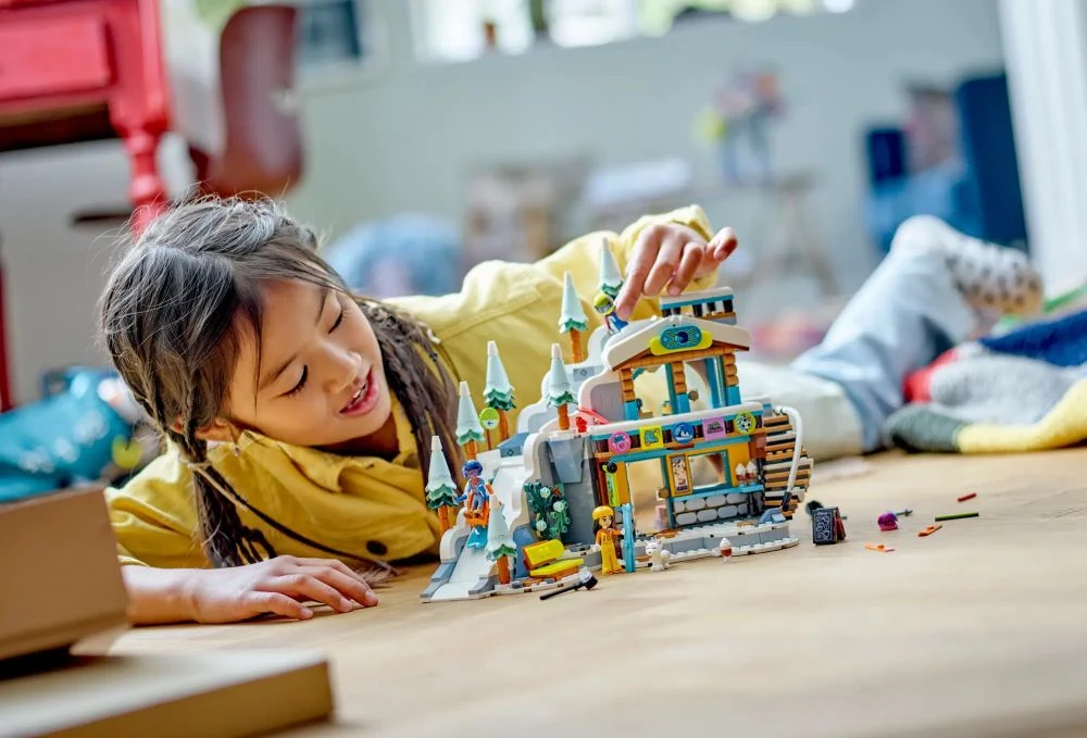 LEGO® Friends 41756 Pista da sci e baita - vue 4