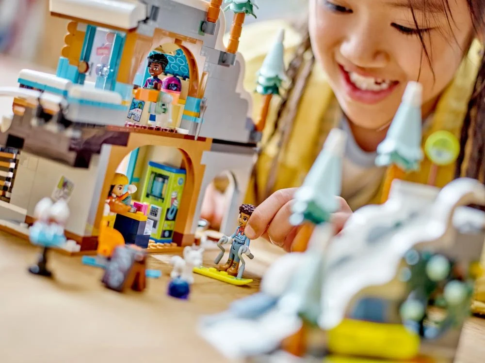 LEGO® Friends 41756 Pista da sci e baita - vue 5
