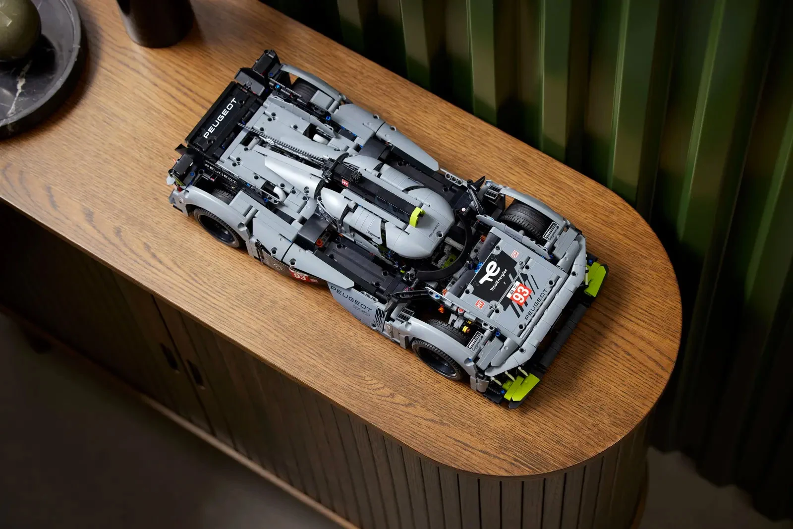 LEGO® Technic 42156 PEUGEOT 9X8 24H Le Mans Hybrid Hypercar - vue 5