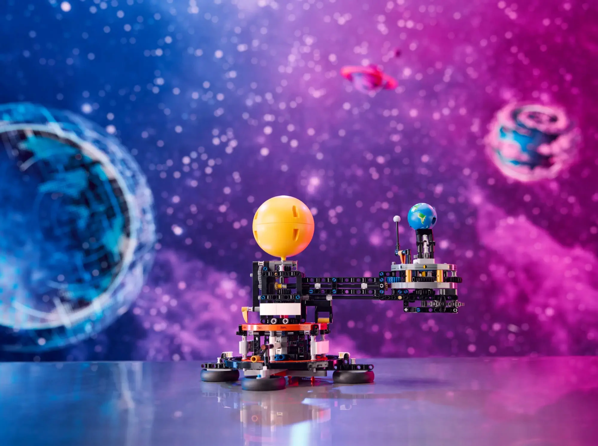 LEGO® Technic 42179 Pianeta Terra e Luna in orbita - vue 4