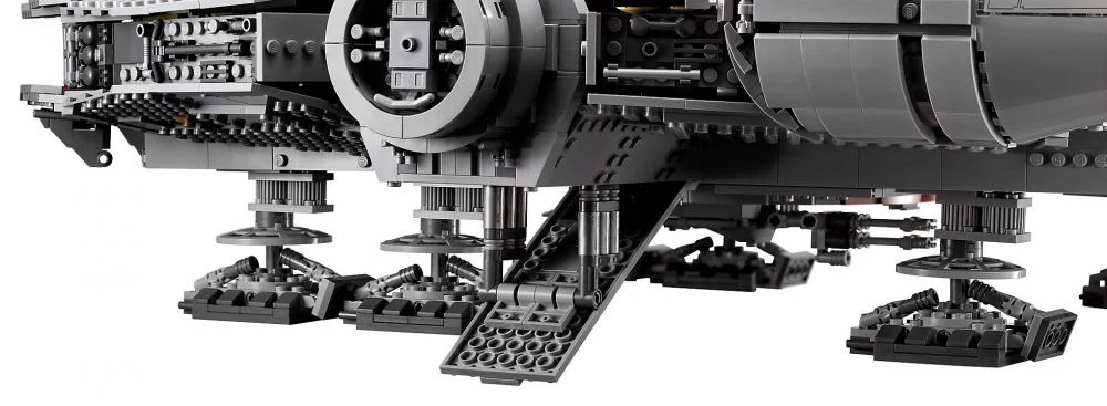 LEGO® Star Wars 75192 Millennium Falcon™ - vue 1