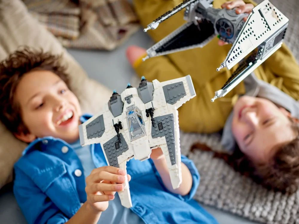 LEGO® Star Wars 75348 Fang Fighter mandaloriano vs TIE Interceptor™ - vue 2